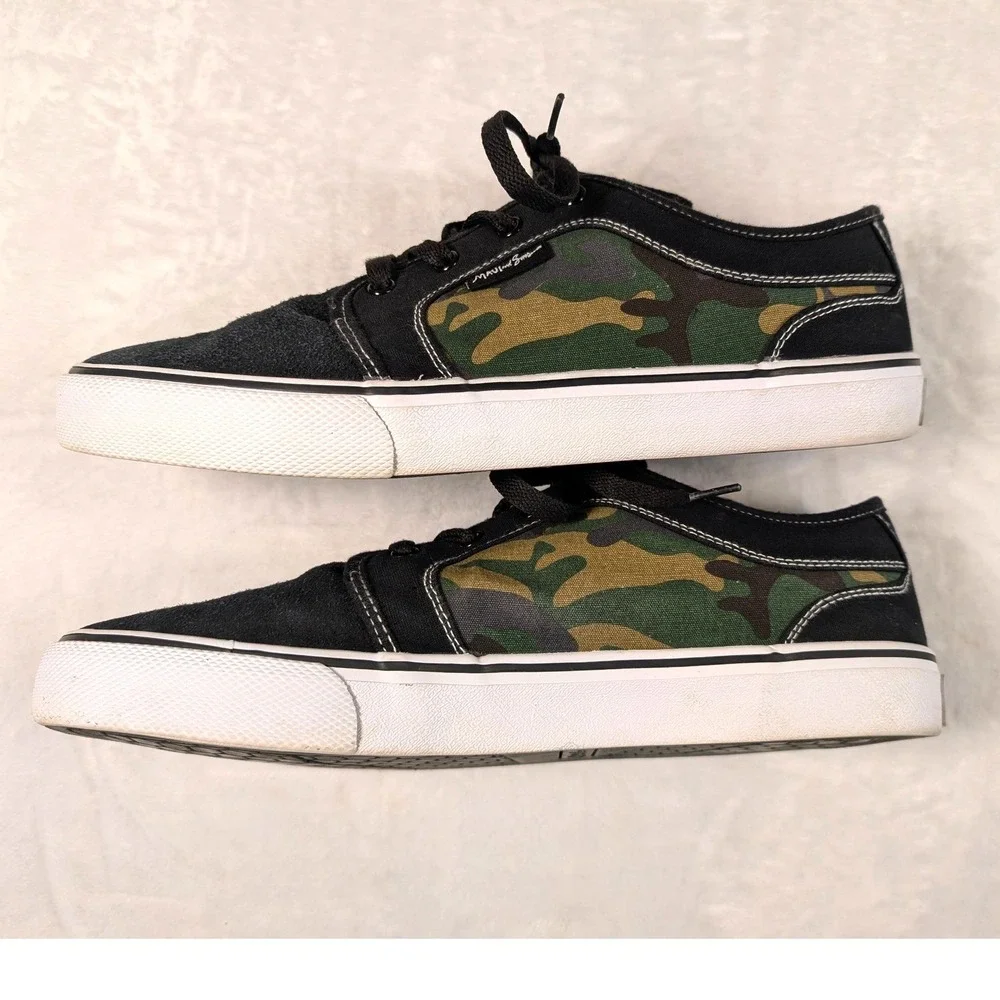 Maui and Sons Mens Camo Canvas Suede Low Top Skate Sneakers Black Green Size 12